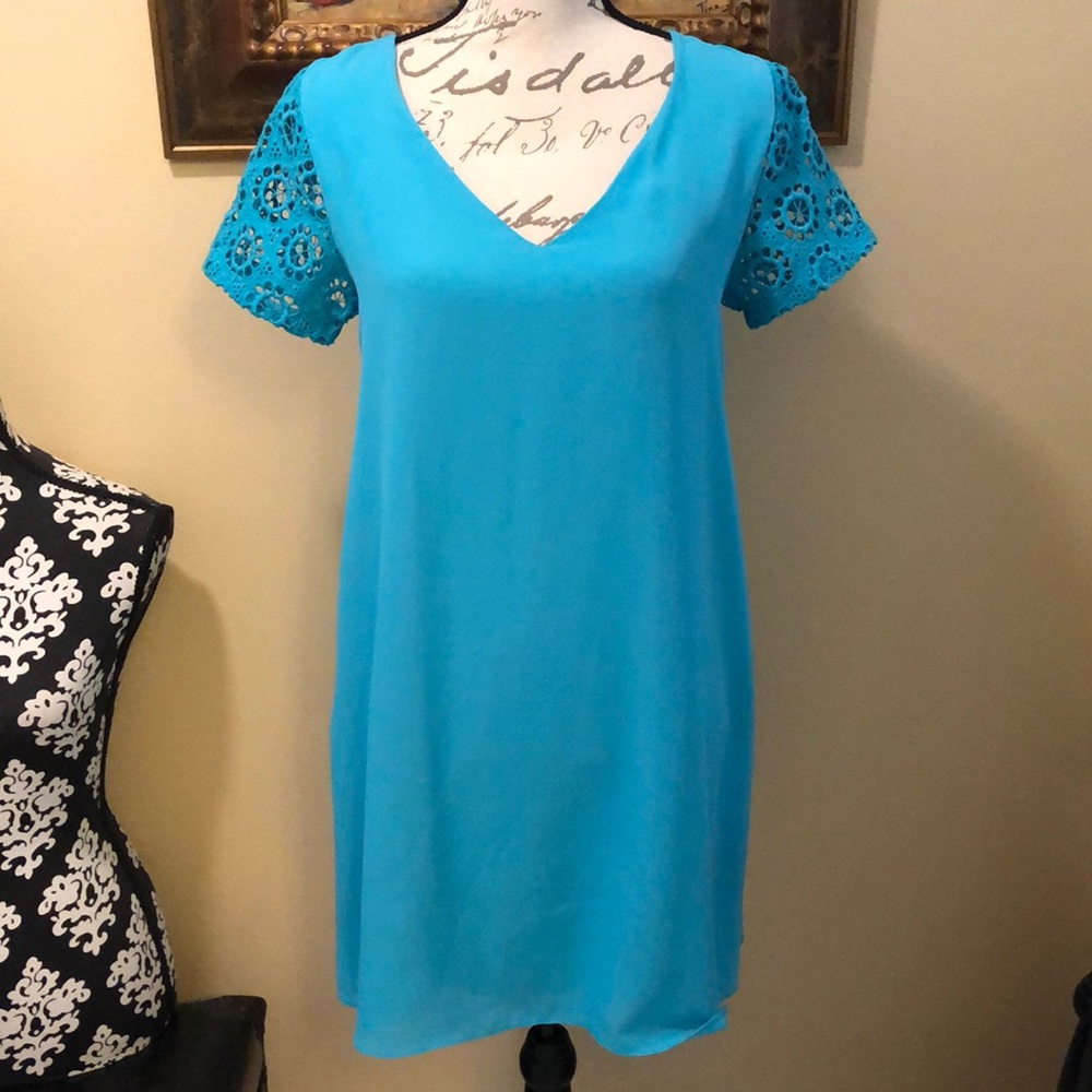 Moved to @kah36 Atina Christina crochet short sleeve v-neck lined sheath dress
